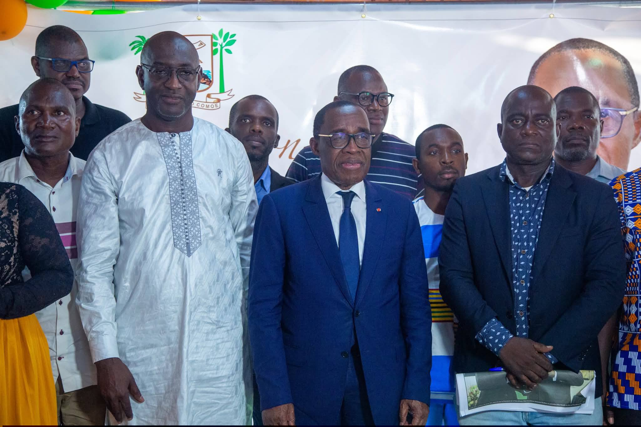 Sud-Comoé : le président Eugène Aka Aouélé échange avec les médias à Grand-Bassam