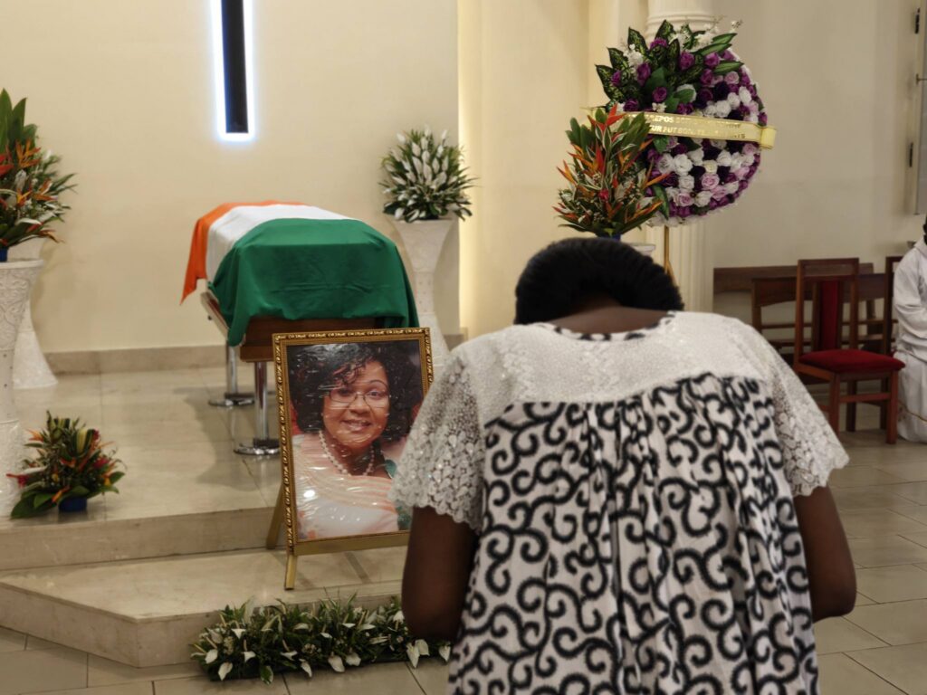 La militante Tina Topo Léontine conduite à sa dernière demeure à Williamsville