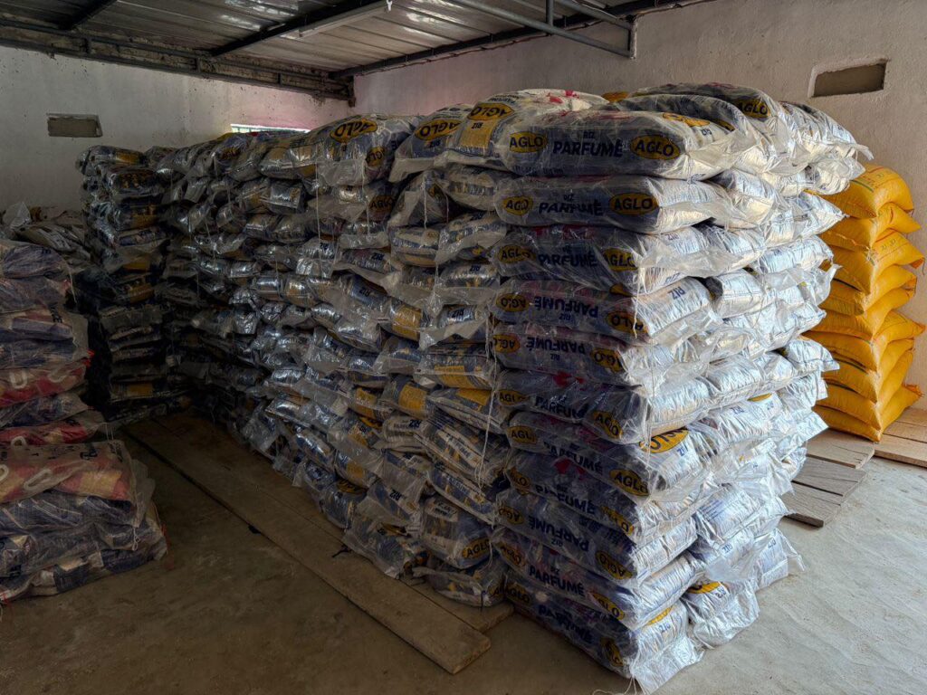 La distribution de vivres aux communautés chrétienne et musulmane se poursuit dans les quartiers