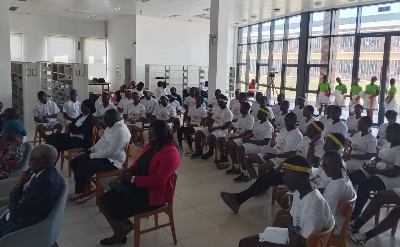 Grand-Bassam : l’ANP sensibilise les élèves du Lycée d’Excellence Alassane Ouattara à l’esprit critique face aux infox